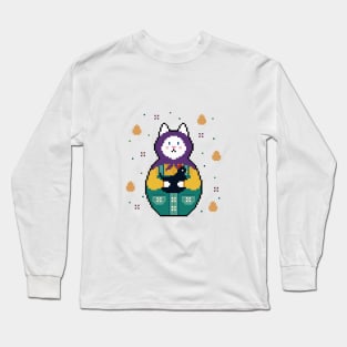 Matryoshkat holding a chicken Long Sleeve T-Shirt